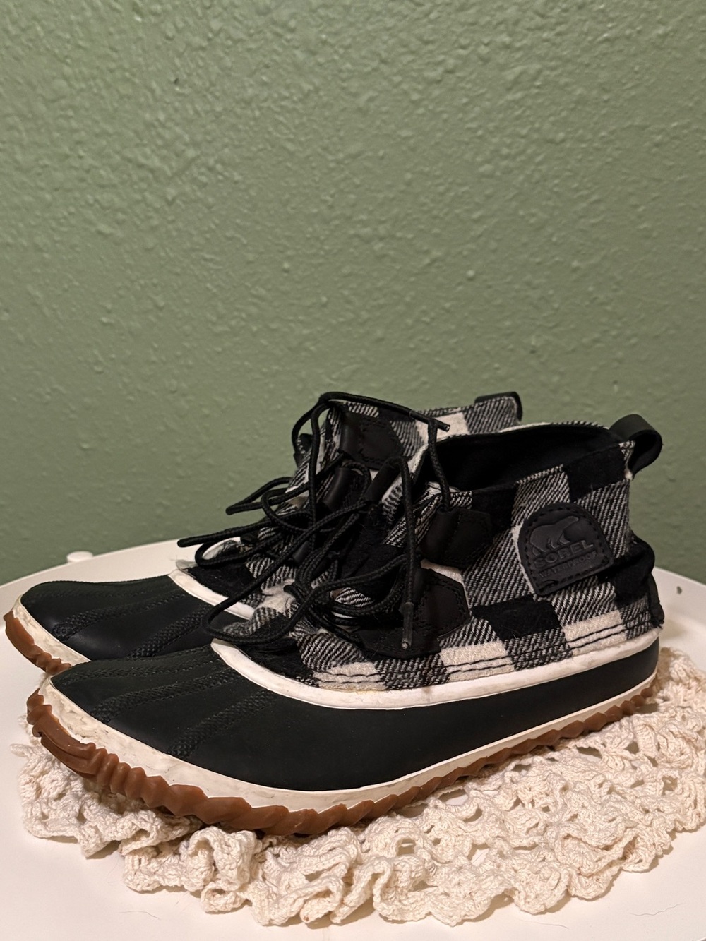 Sorel Black & White Plaid Lace-Up Ankle Duck Boots